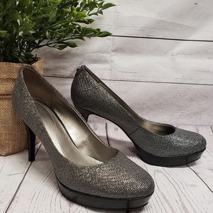 Tahari Silver Heels 9M